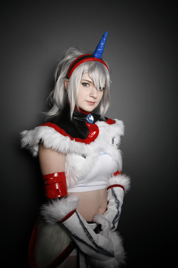kirin_armor_set_cosplay_by_Tama_llama