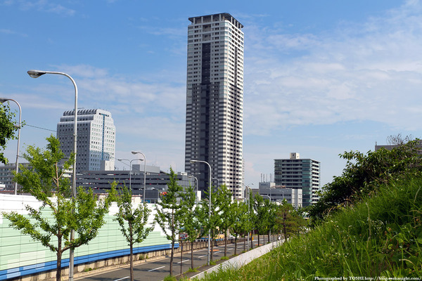 the_senri_tower201107_01