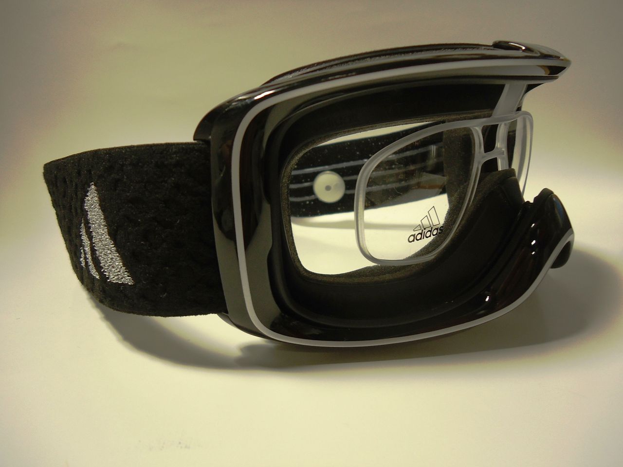 ヴィクトリア本店 アディダスゴーグル勢揃い Victoria Staff Blog