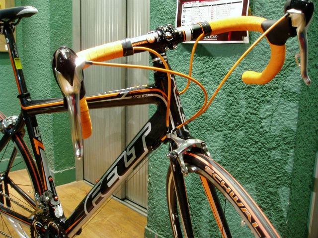 自転車 ケーブル