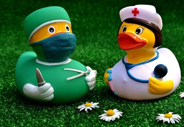 surgeon-2821375_1280