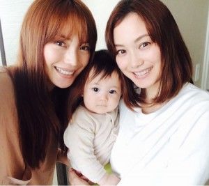 画像あり エビちゃん こと 蛯原友里 英里の双子姉妹の2ショットwwwwそっくりすぎ 話のネタ帳