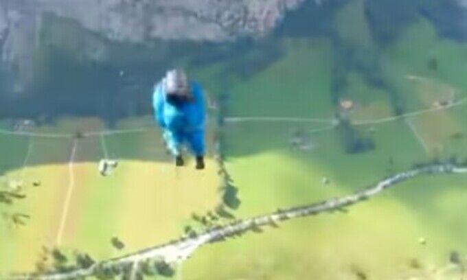 ベースジャンプの玉ひゅん動画