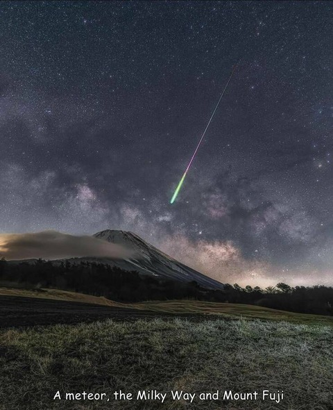 流れ星が落ちる富士山！！2
