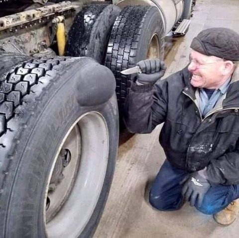 タイヤのコブをナイフで切らなければならない人…！！