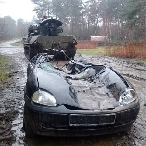戦車に踏まれるとこうなる