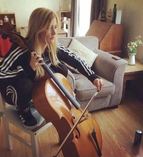 典型的なロシア人がチェロを弾くとこうなる…！？