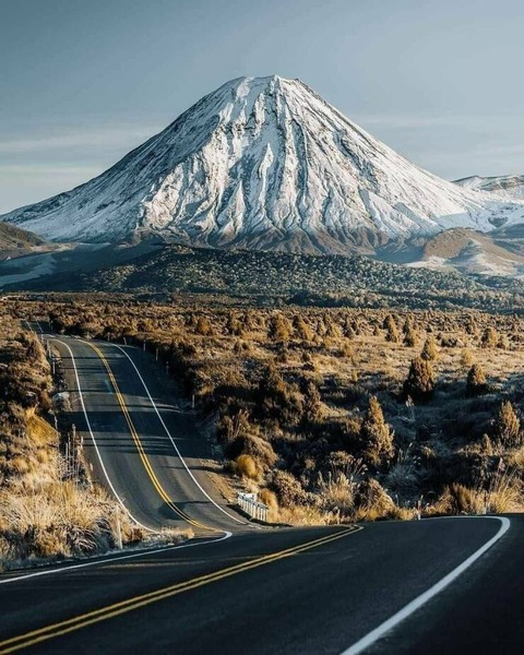 富士山みたいな綺麗な形のどこぞの山