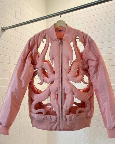 あったか～いのかつめた～いのかよく分からないジャンパーデザイン