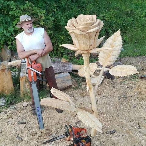 木に花を咲かせる現代の花咲か爺さん