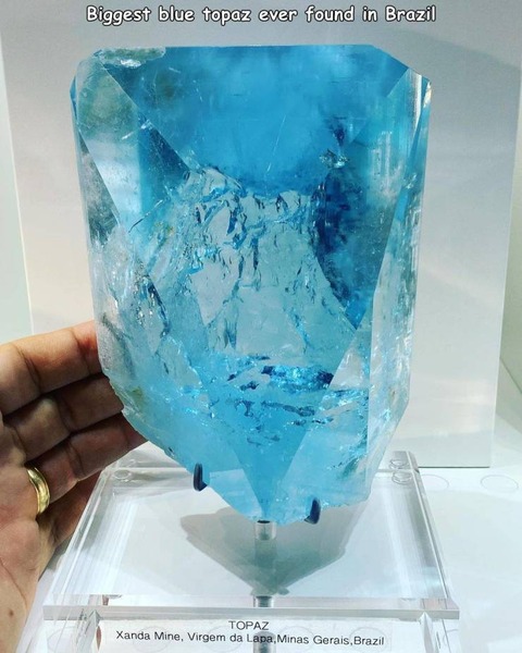 ブラジルで巨大なブルー・トパーズが発見される！！