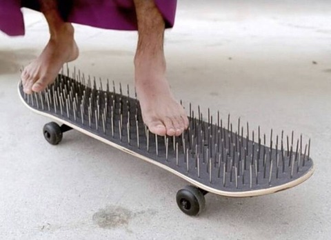 【閲覧注意ｗ】苦行用のスケートボード！