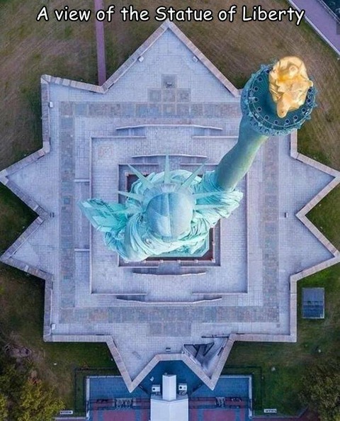 自由の女神を真上から見るとこんな感じ！