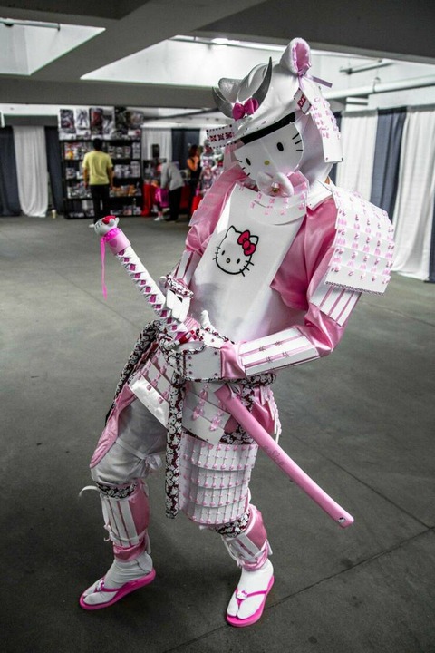 ピンクのハローキティ侍ｗ！！