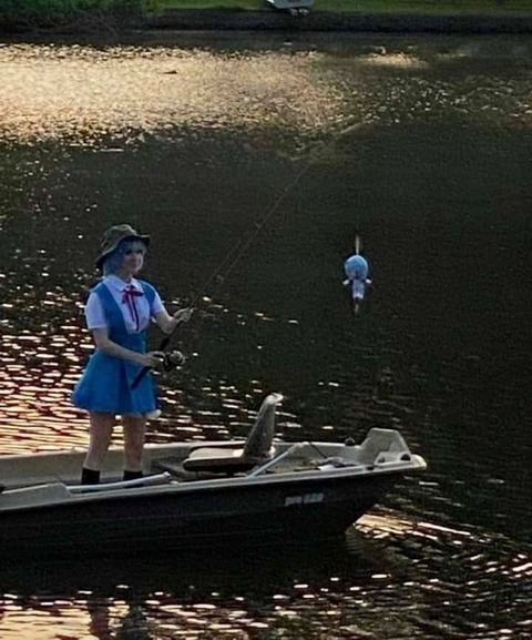 綾波が綾波を釣り上げている謎の写真…ｗ