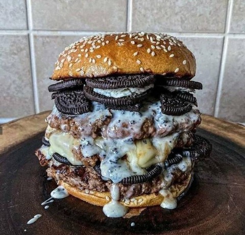 オレオのギザギザがなんだかキモいハンバーガー