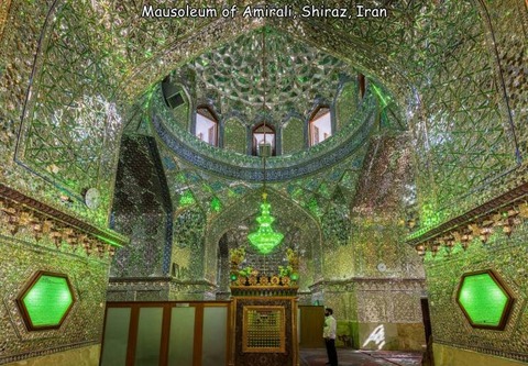 イランのモスクのアラベスクが凄い！！