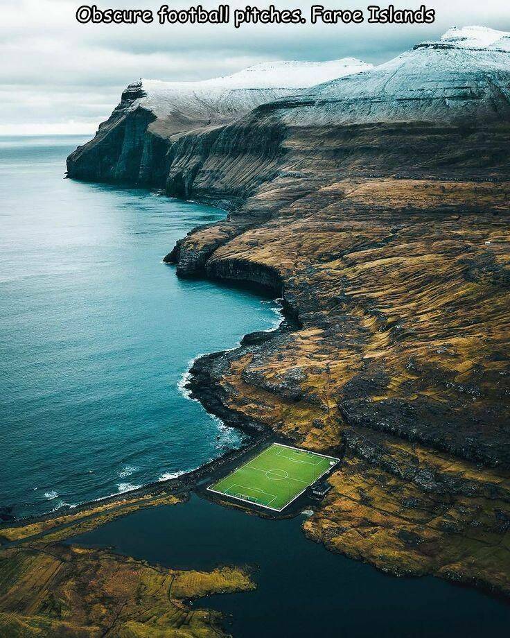【画像】グリーンランドではなくフェロー諸島のサッカー場