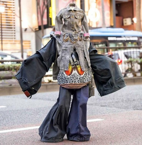 よく見てもよく見なくても凄いファッション