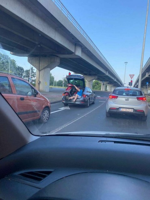 スクーターを普通の自動車に積む方法ｗ！！