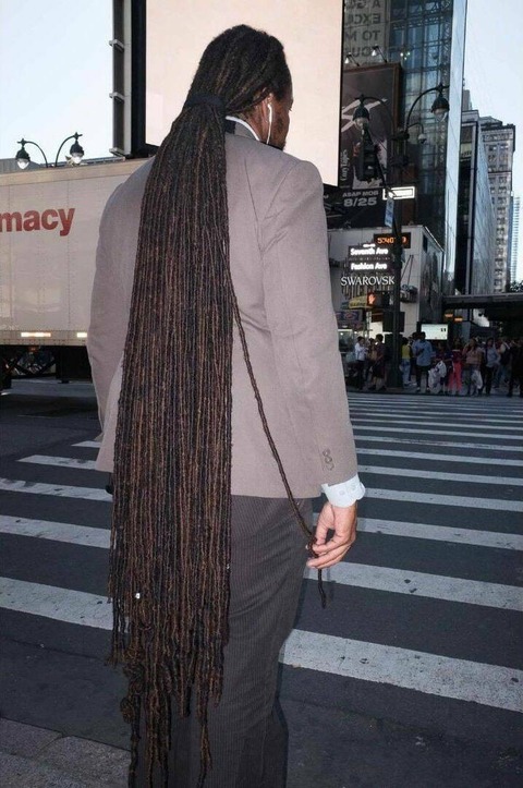 凄いロン毛の黒人男性がいた！！