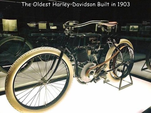 １９０３年のハーレーダビッドソンの初号機