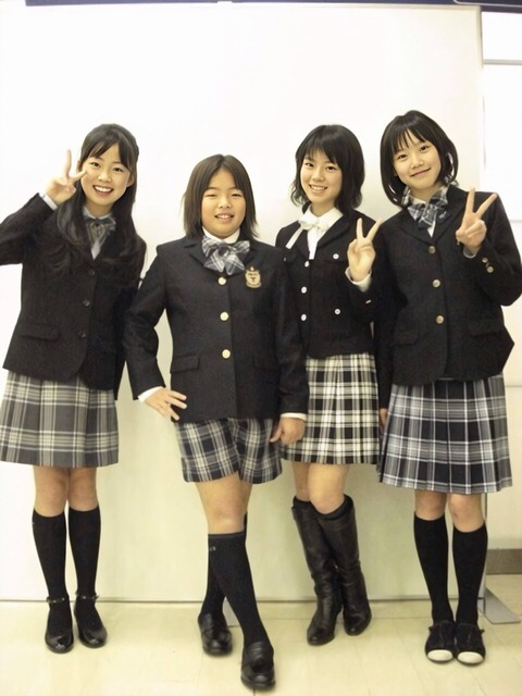 ネットで有名な４人の女子中学生の写真