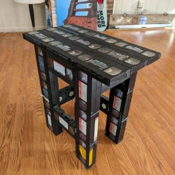 【画像】なつかしのＶＨＳのビデオテープで作ったテーブル