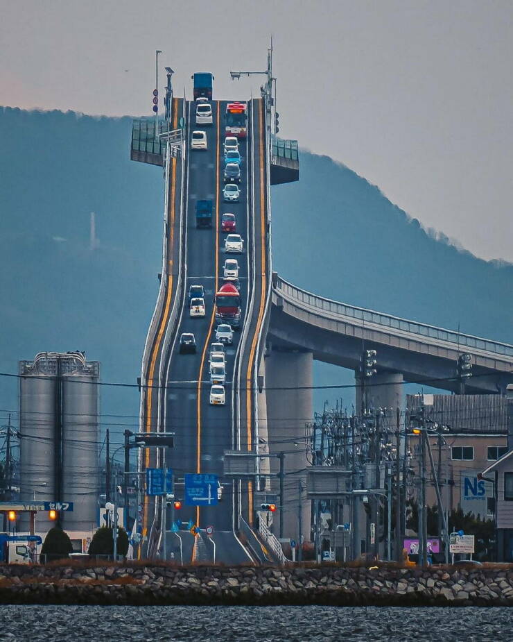 【画像】日本の「ベタ踏み坂」江島大橋の写真