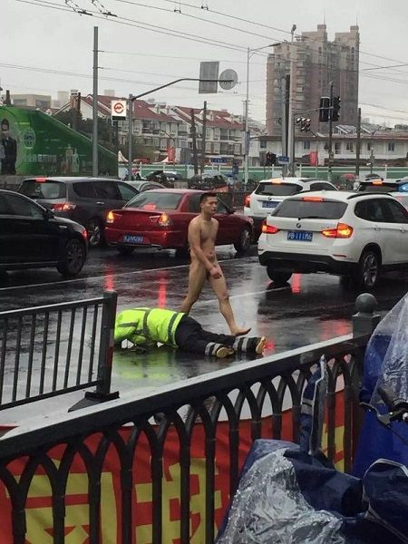 画像 台風の夜 誰もいない路上を変質者が闊歩ｗｗｗｗｗｗｗｗｗｗｗ ネラーボイス