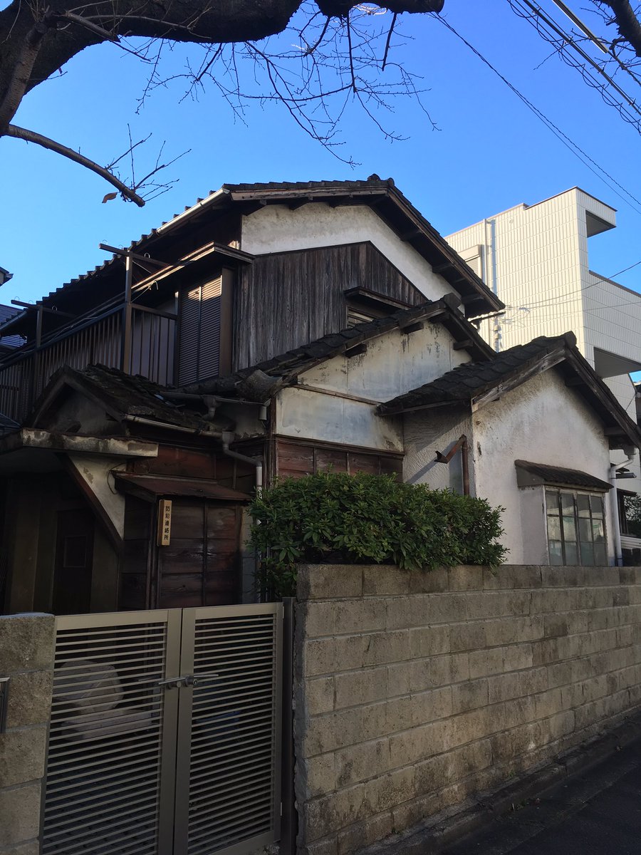 母親が、「家政婦は見た！」の映像が流されてるのを見て、「家政婦のミタ」が名前をかけたことに今更気付いてた。 トレンドニュースアワー