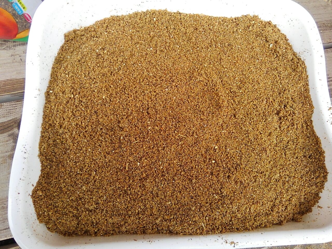 賞味期限切れの納豆とヤクルトを活用 冬のボカシ肥づくり 家菜の人 スキマ菜園記 賞味期限切れの納豆とヤクルトを活用 冬のボカシ肥づくり 家菜の人 スキマ菜園記