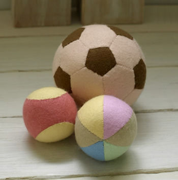 フェルトボールの作り方と無料型紙 ３種類 毬 野球ボール サッカーボール Antenna Antique フェルトハンドメイド雑貨の作り方と型紙