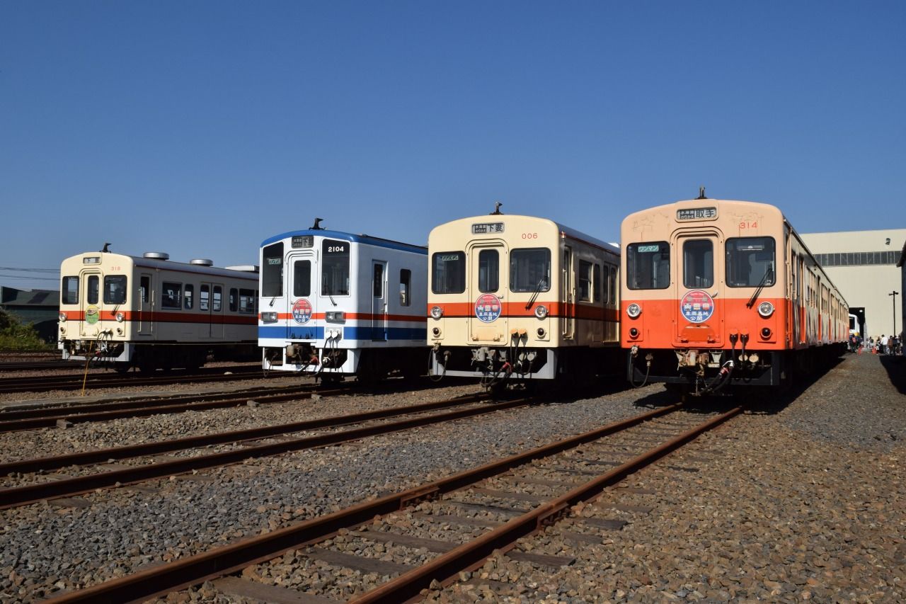 水海道車両基地公開イベント 17年 自分の芝生は 蒼い 水海道車両基地公開イベント 17年 自分の芝生は 蒼い