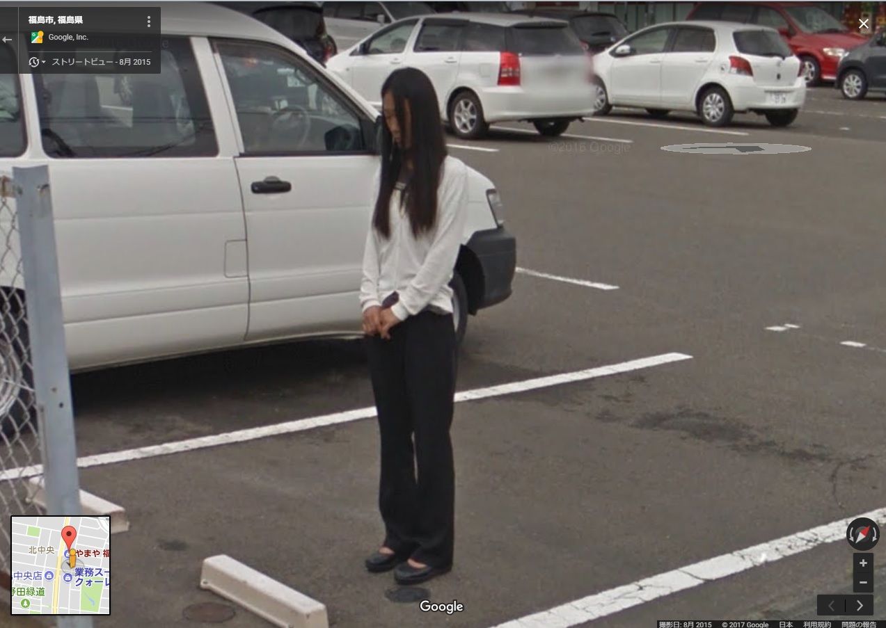 ストリートビューに映り込むスーパーの駐車場に立ってる女性が怖いと話題に 2ch Sc コピペnews