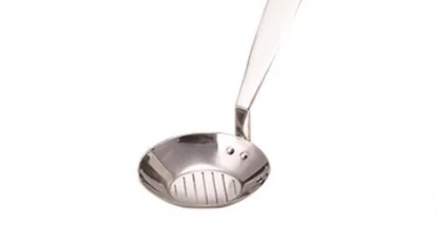 アクだけ取り除けるアイデア昨日『おたま』が絶賛「便利過ぎる」「天才」