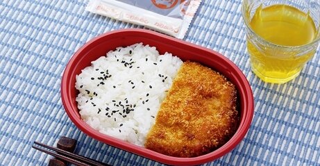 ローソンストア100の『だけ弁当シリーズ』最新作「メンチカツ」が11月15日に発売決定！！