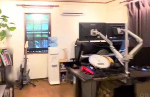 漫画家・赤坂アカ先生の自宅や作業部屋がABEMAで公開される