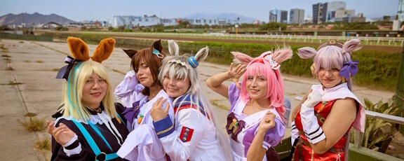 【画像】ペルーの競馬場でウマ娘イベントｗｗｗｗｗｗｗｗ　盛り上がってるな