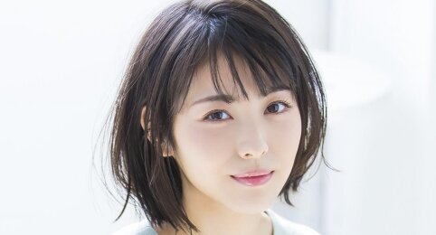女優・浜辺美波さん「体の各所が悲鳴」、腰痛、頭痛・足首通ともうボロボロ