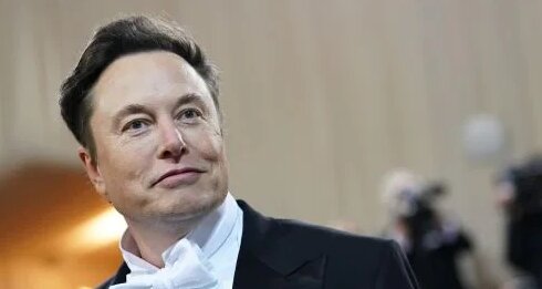 イーロン・マスク氏「AIはあと2年で人間よりも賢くなる」