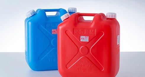 女子高生娘さん、母親に灯油を入れてと言われブチ切れ、母親に浴びせて捕まってしまう･･･