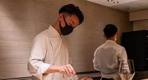 高級日本料理店の料理長をわいせつ行為の疑いで逮捕、この歳で高級店の料理長は凄いな･･･