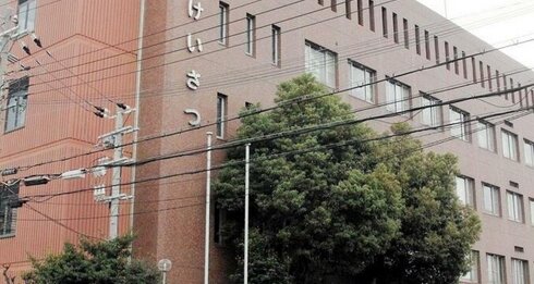 【怖い】未明の商業施設内でナイフ所持で捕まった女性「名前覚えていない。どこから来たかも分からない」