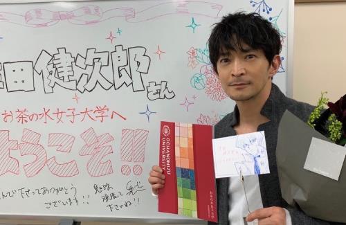 声優・津田健次郎さんがコロナに感染…『療養期間中、番組や収録への参加が難しくなってしまいました。』