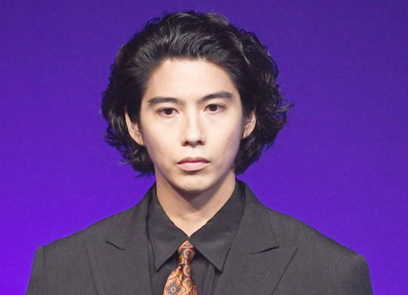 賀来賢人、事務所退社 独立へ「アミューズから独立し、活動していくことになりました」 : オタク.com －オタコム－