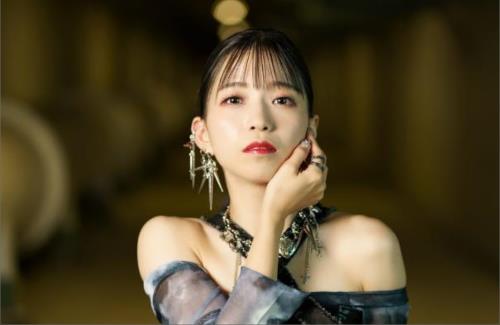アニソン歌手・亜咲花さんの腹筋がすごすぎる・・・
