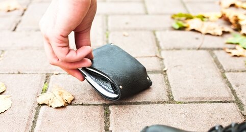 ゲーセンで財布を何回も置き引きした女子中学生を逮捕！被害者は全て高校生