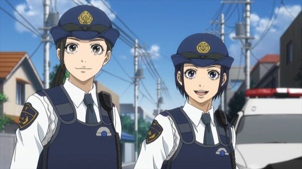 女性警察官のスカートを4月から廃止すると公表