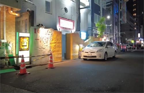 【動画】東京は若い女の子がいっぱい転がっとるな…